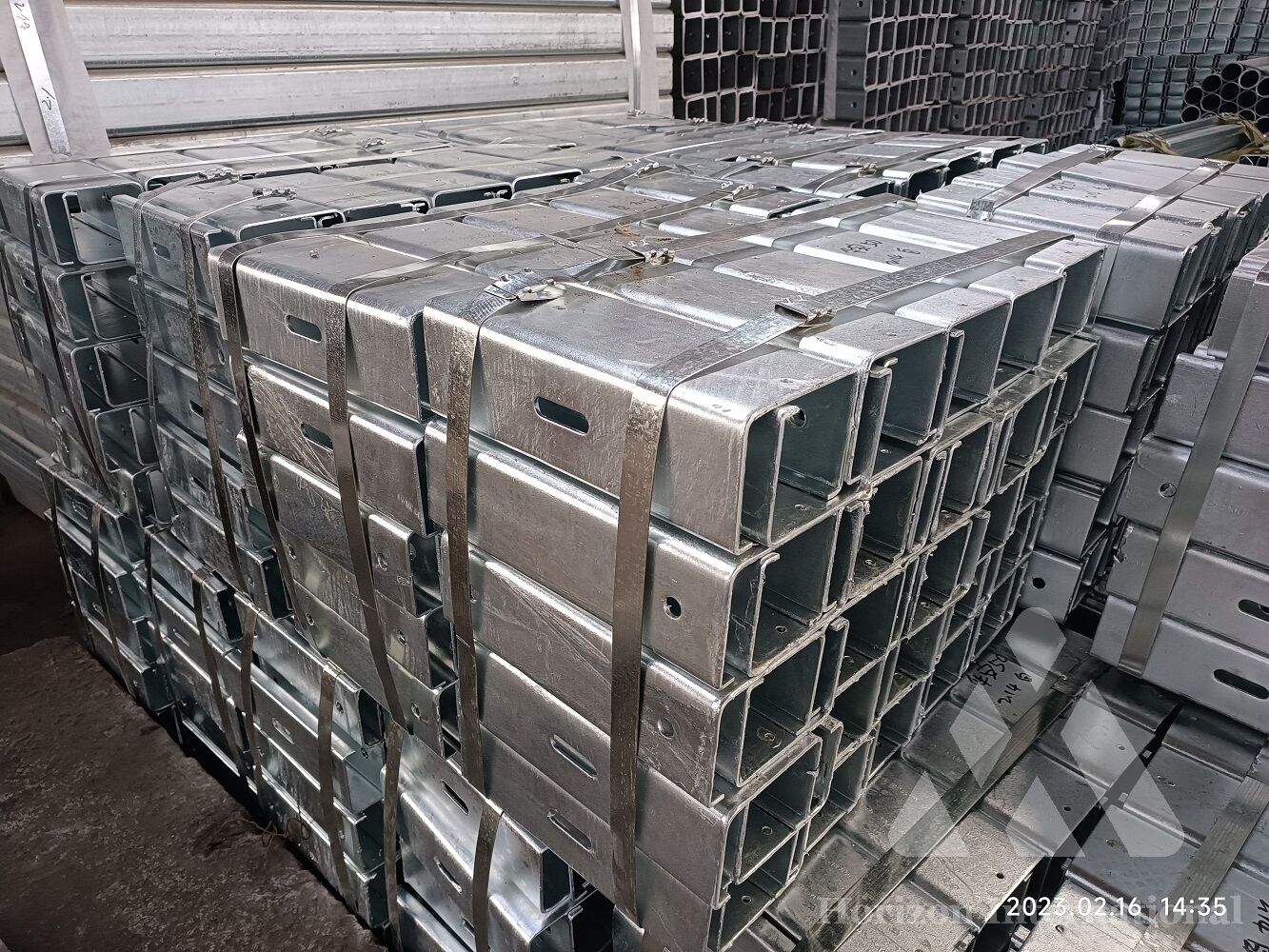 C type guardrail sapcer block