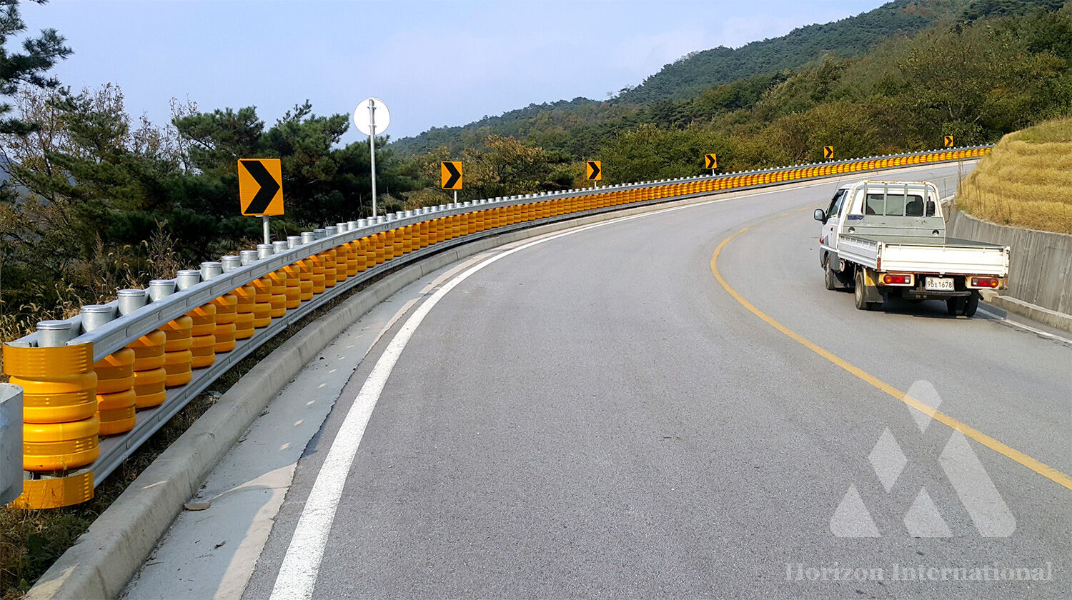 Rolling drum guardrail