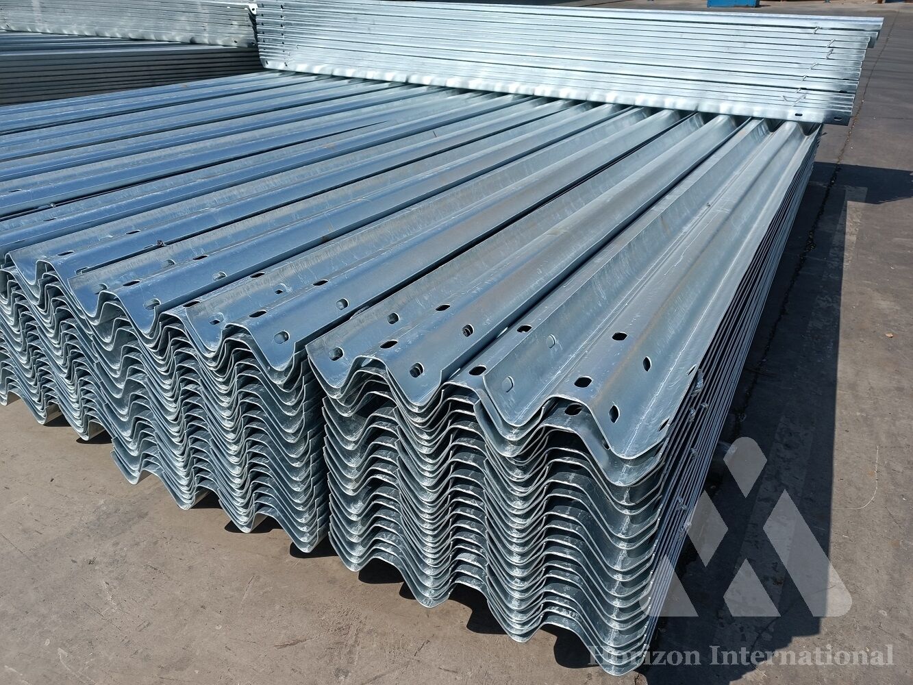 China GB w beam guardrails