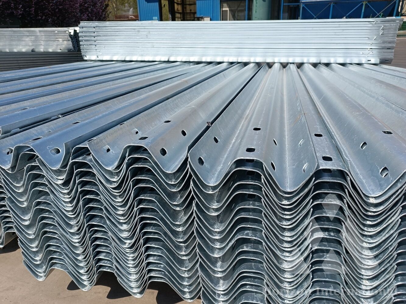 Q235B w beam guardrails