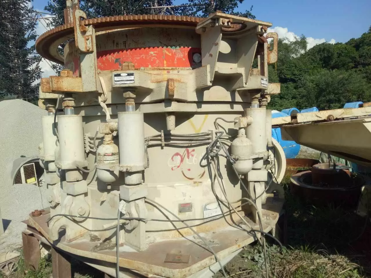 RAÍCES HP700