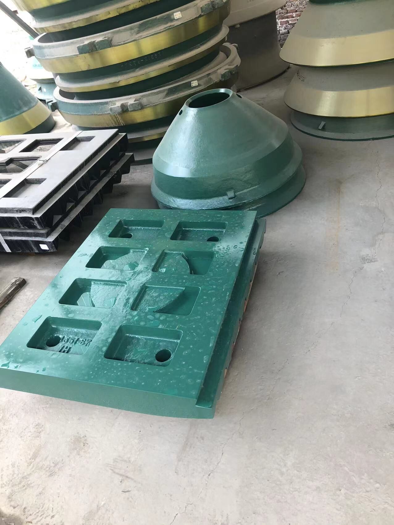 PLACA DE MORDAZA METSO C110 HP200 PIEZAS VENDIDAS A MALÍ