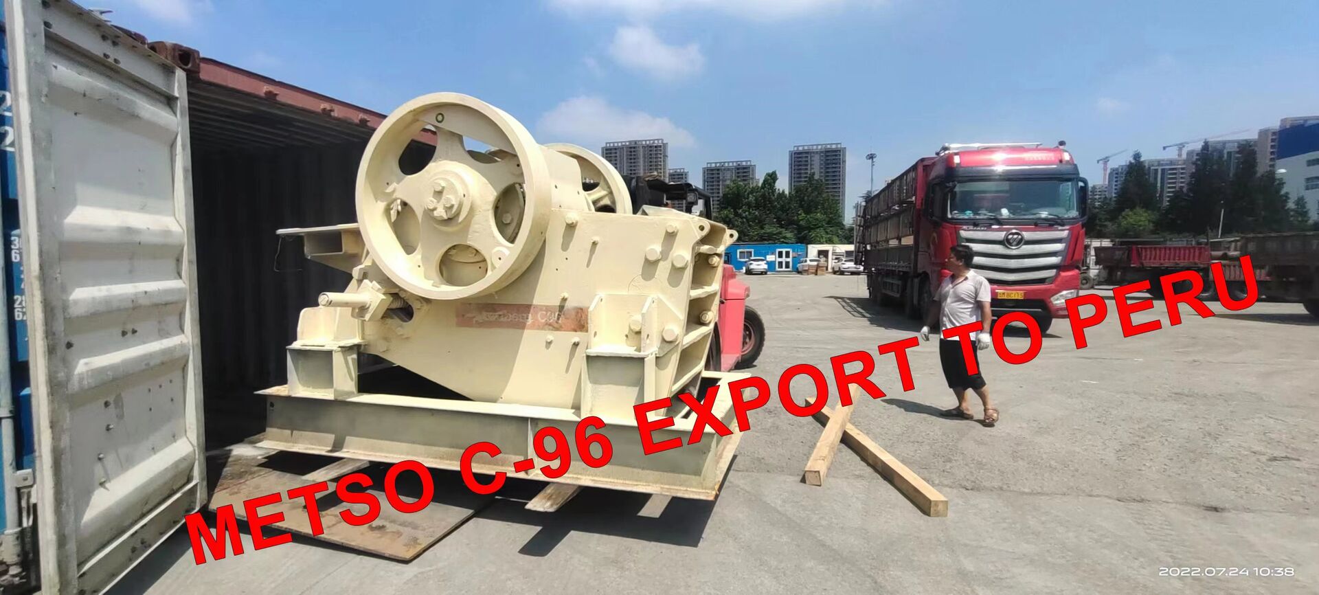 Metso mandíbula C-96 vendido a Perú. Recién pintado y probado