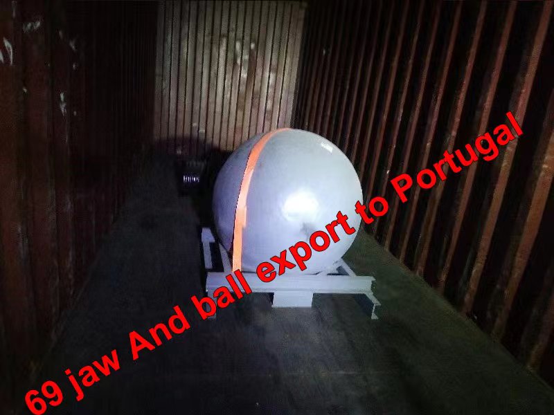 mordaza 600*900 y bola de acero vendida a Portugal. Mandíbula 69 totalmente reacondicionada