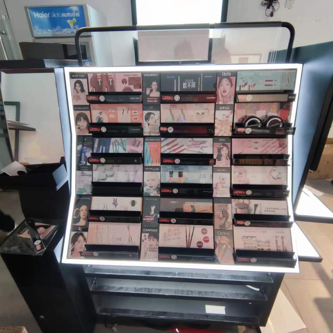Makeup display rack
