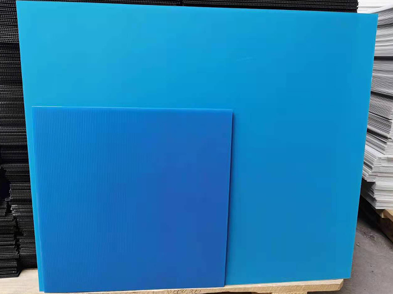 Blue Corrugated Plastic Sheet