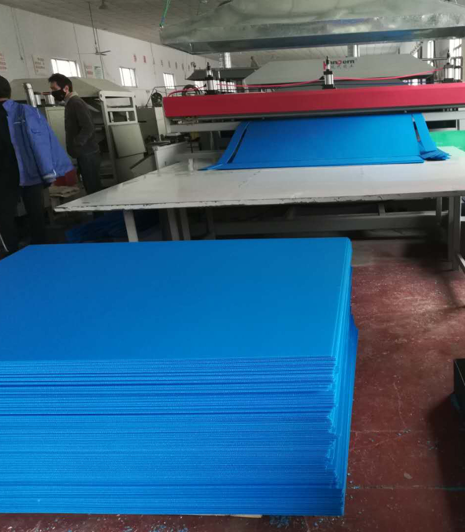 2mm-9mm  corrugated plastic sheet