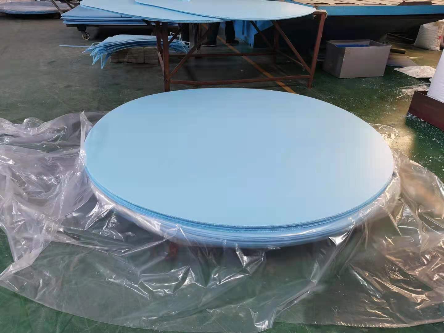 What is the difference between Corrugated Plastic and Coroplast