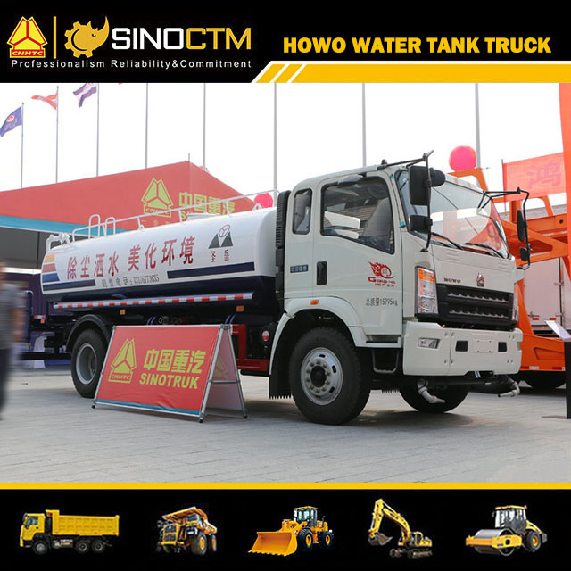SINOTRUK HOWO Light Truck 4X2 Fuel Tank Truck 5cbm for sale