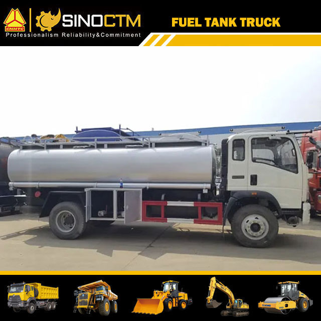 SINOTRUK HOWO 4X2 Light Fuel Tank Truck 7cbm