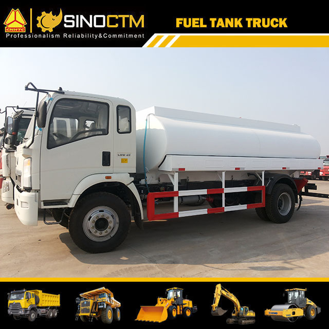 SINOTRUK HOWO 4X2 Fuel Tank Light Truck 9cbm Price