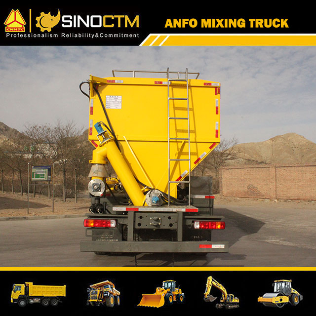 Mine HOWO ANFO explosive site mixing and charging truck Price