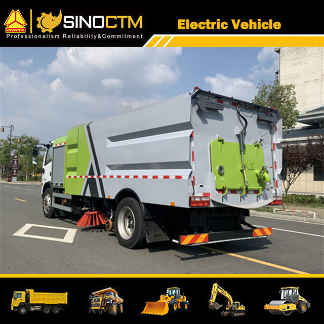 Vacuum Street Sweeping Truck Dongfeng 4 Brushes Road Sweeper Truck
