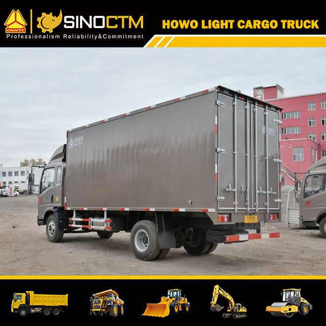 Factory Sell Dry HOWO Light 4X2 4X4 Dry Van Box Truck/Box Van Truck for Sale