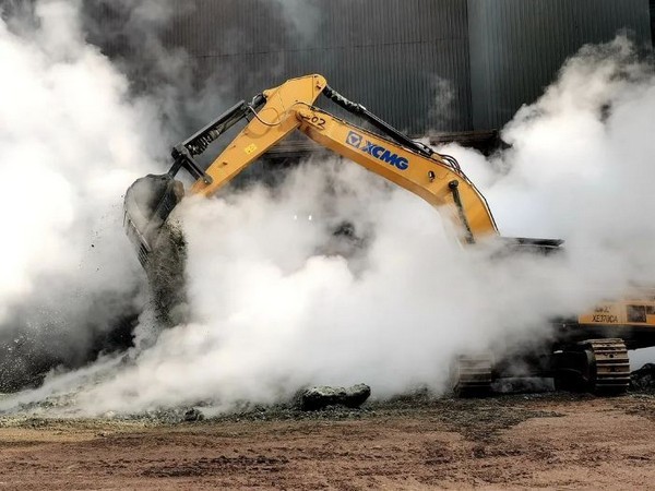 XCMG products fit a variety of extreme operating conditions!