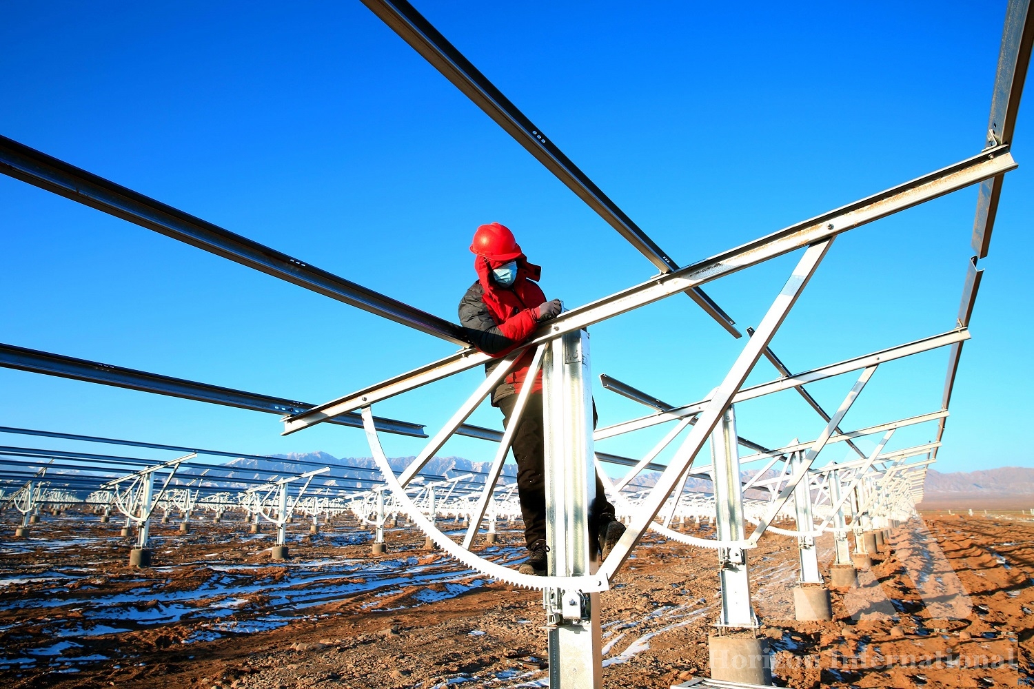 Postes y ménsula orientables de energía solar fotovoltaica