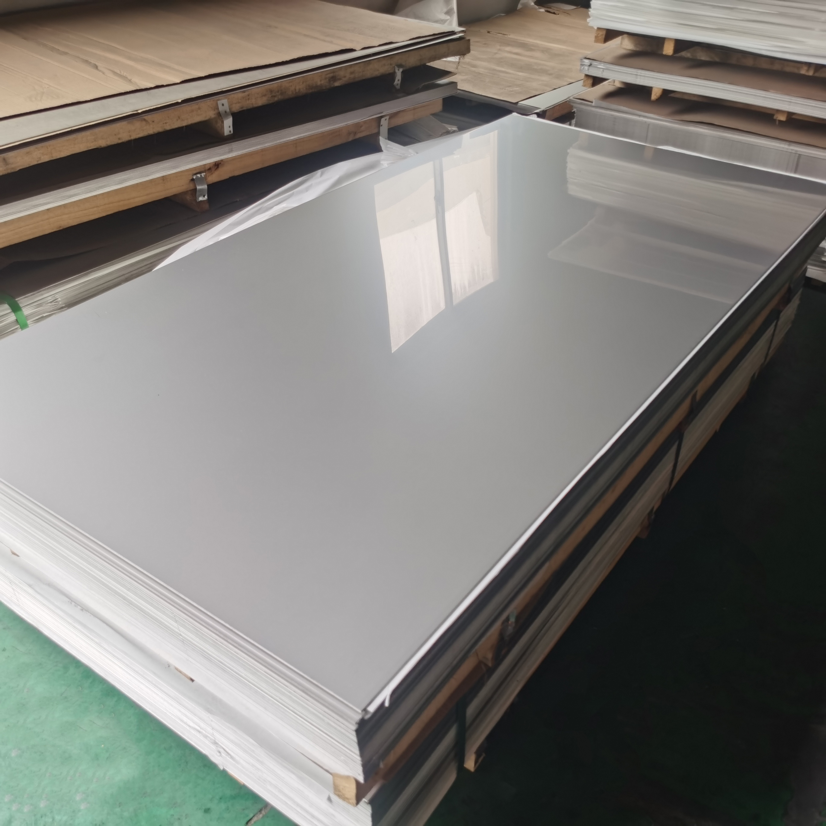 Stainless steel plate