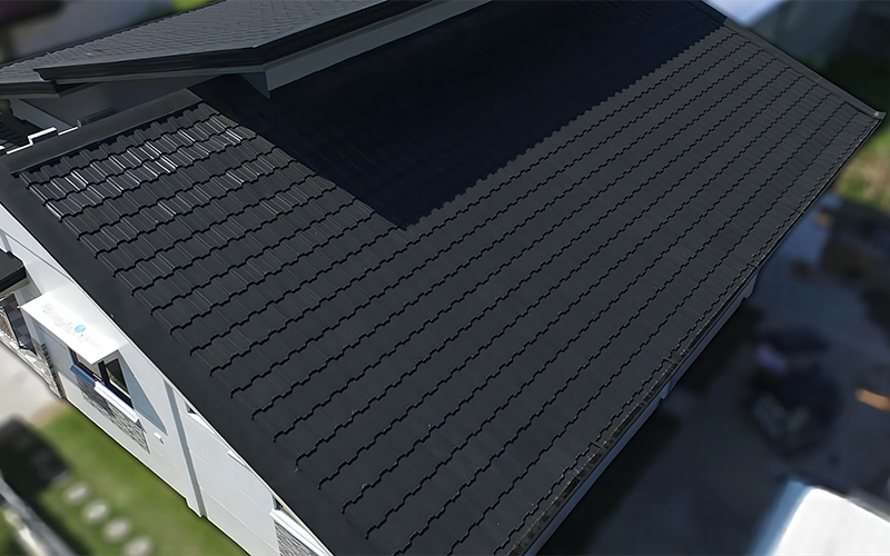 The use of colored stone tile