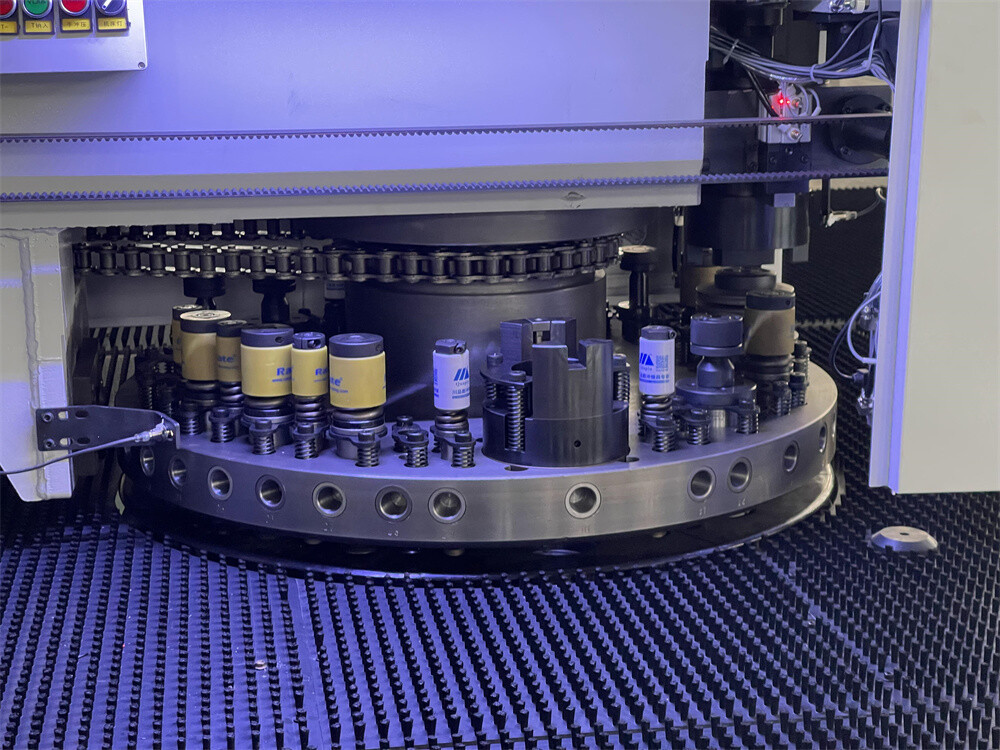 Testing Ritec Servo CNC Turret Punching Machine Before Shipping