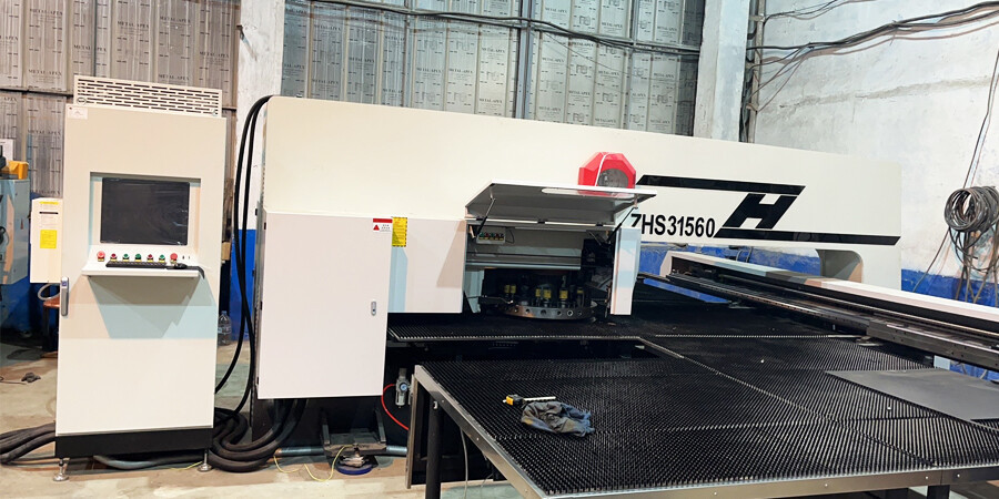 servo CNC punch press.jpg