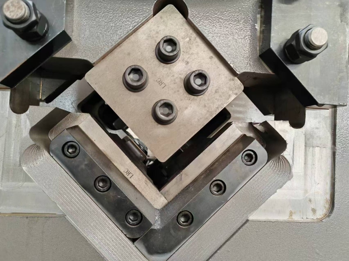 cnc angle punching machine.jpg