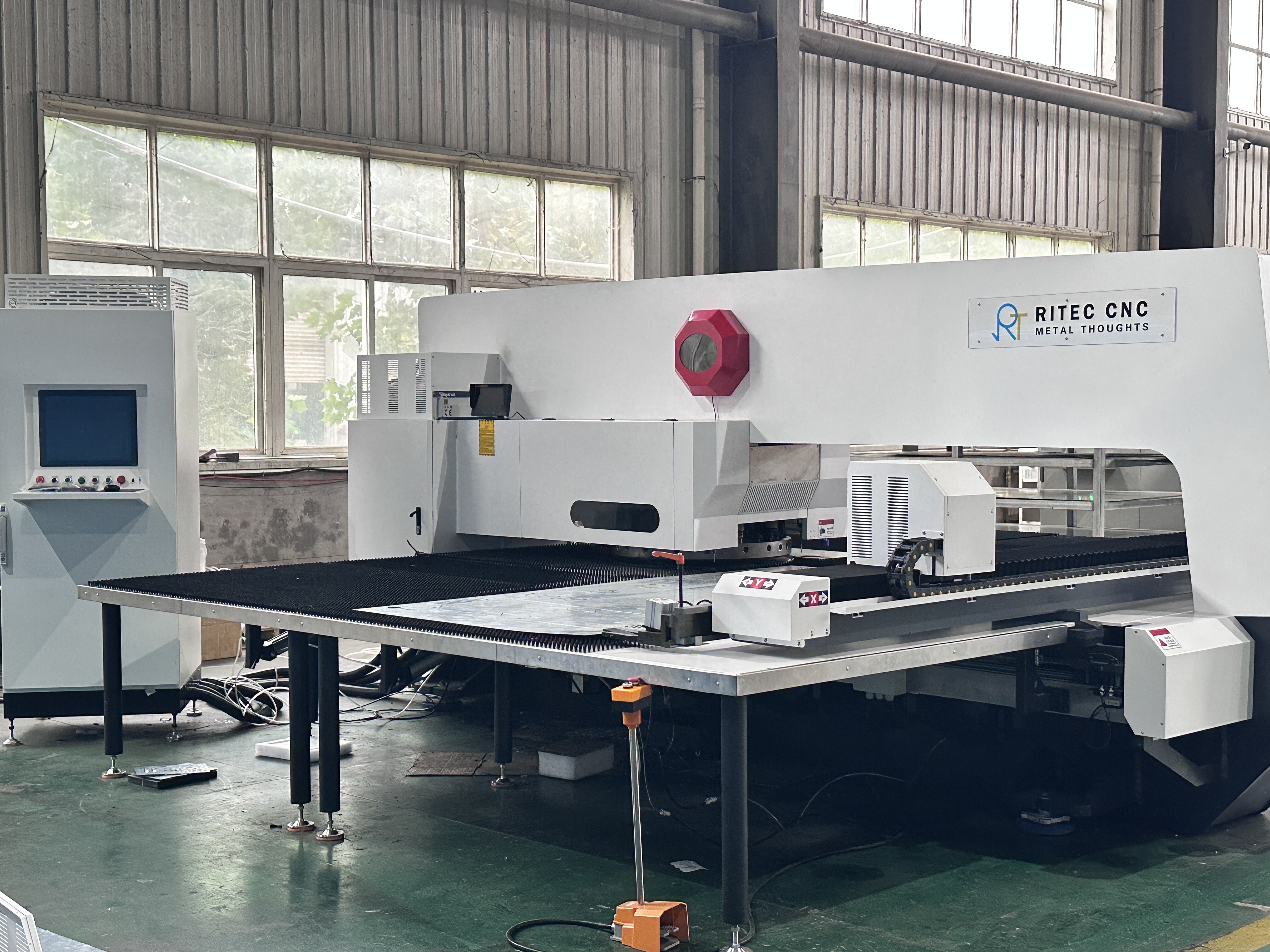 Application of CNC Turret Punch Press in Aluminum Processing