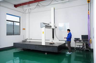 The Ritec workshop is equipped with a three-axis coordinate measuring instrument to complete tasks such as parts inspection, appearance measurement, and process control. 