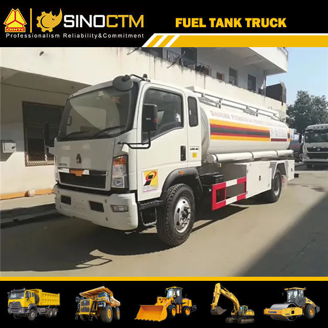 SINOTRUK HOWO 4X2 Fuel Tank Light Truck 9cbm Price