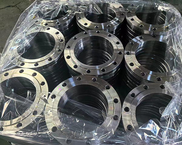 Flat welded flange