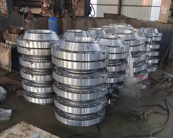 Socket welding flange