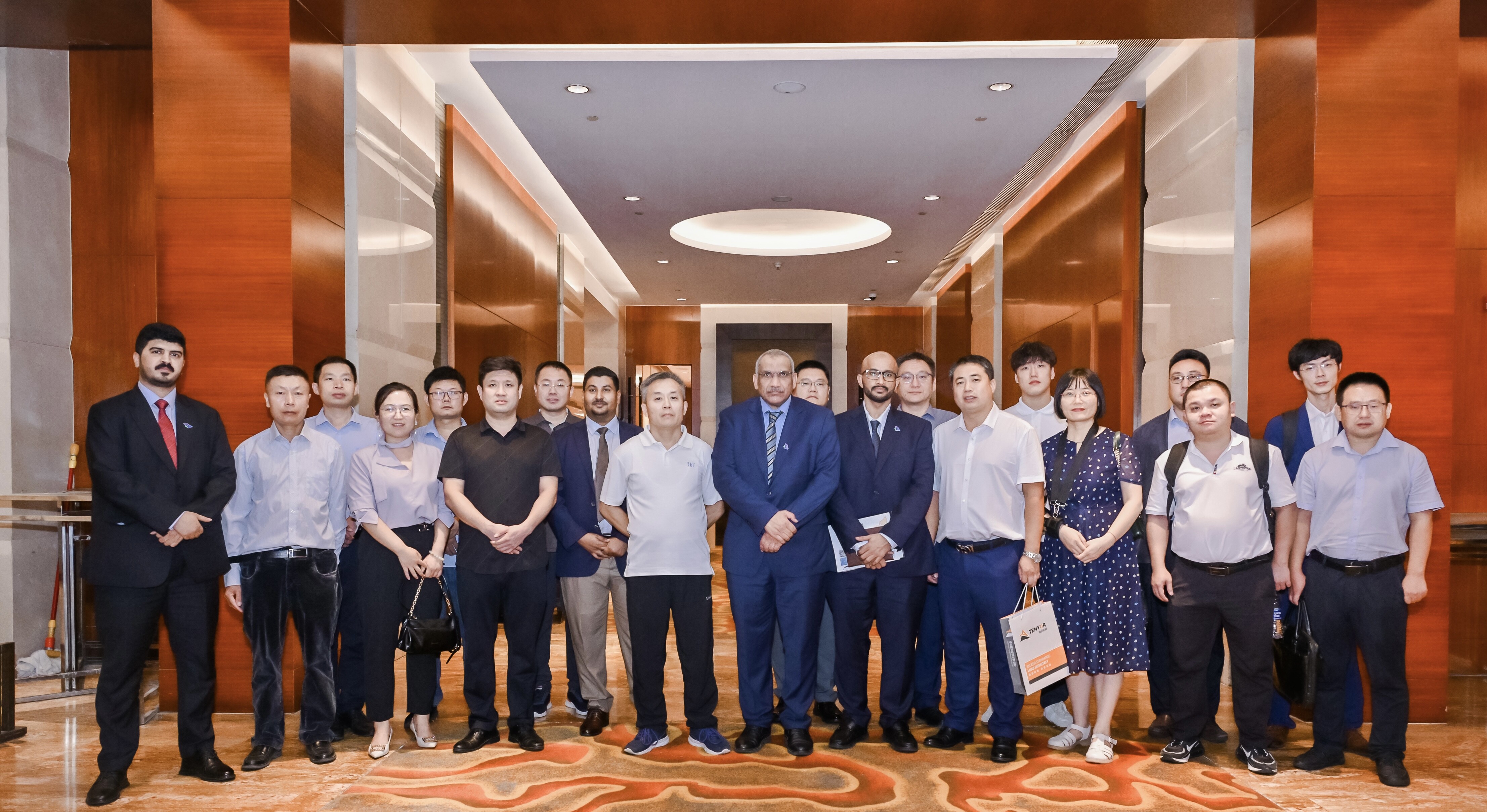 Saudi Customers Visit Dingxin Factory Saudi Customers Visit Dingxin Factory