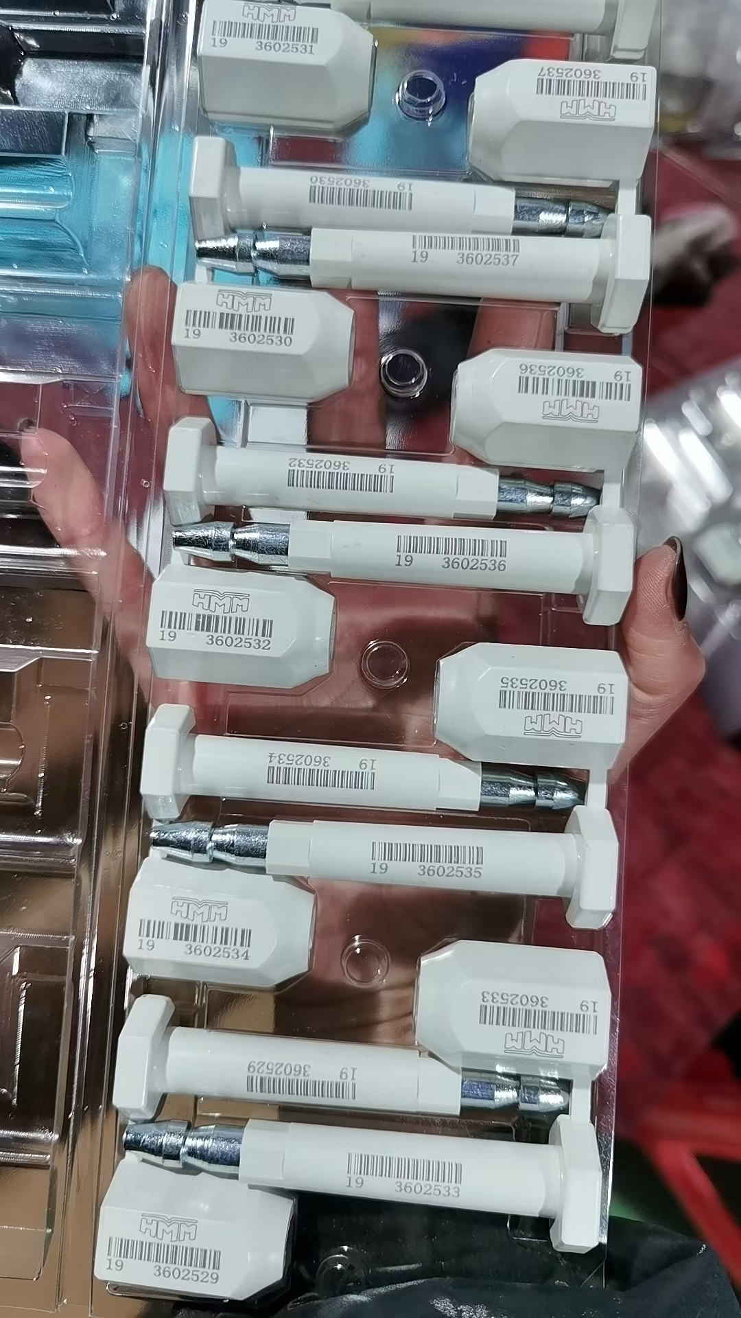 Application of barcode technology in logistics