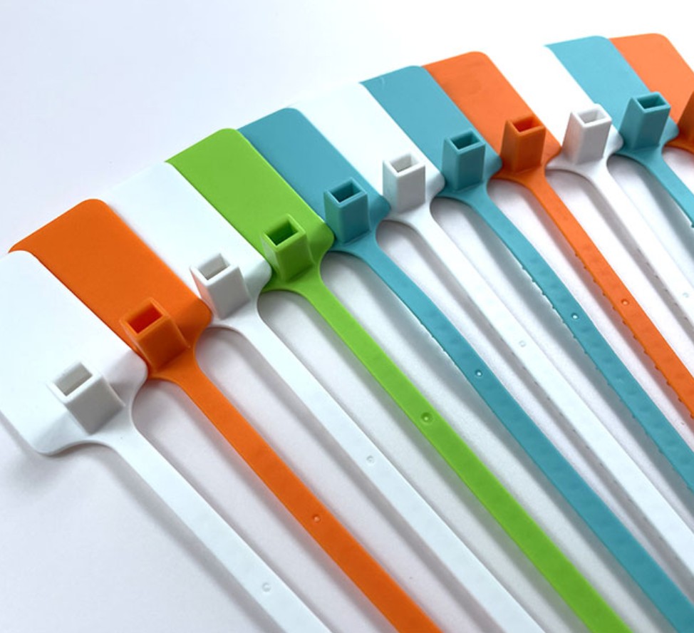 How to choose the right plastic security seal?
