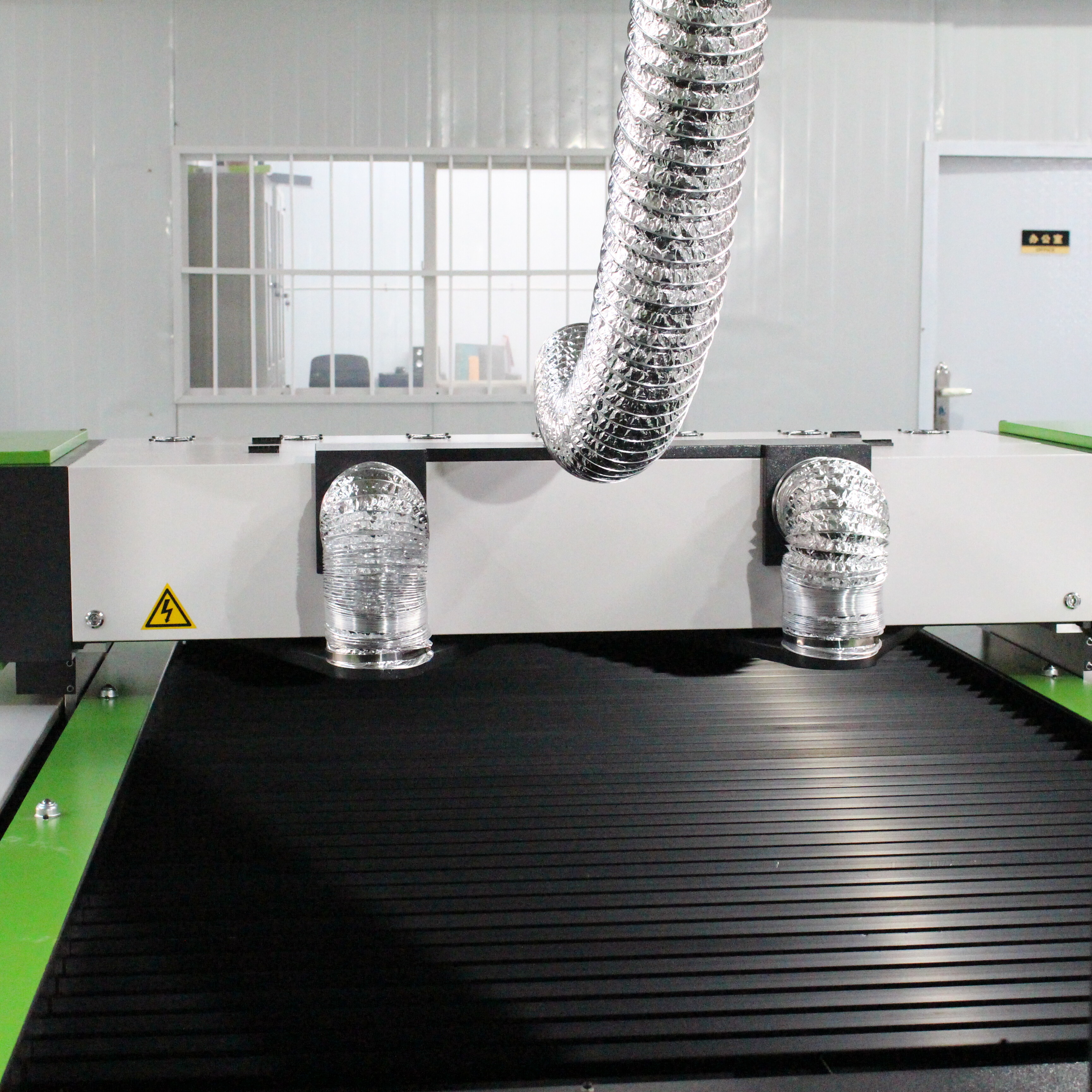 Máquina de corte y grabado láser por levitación magnética