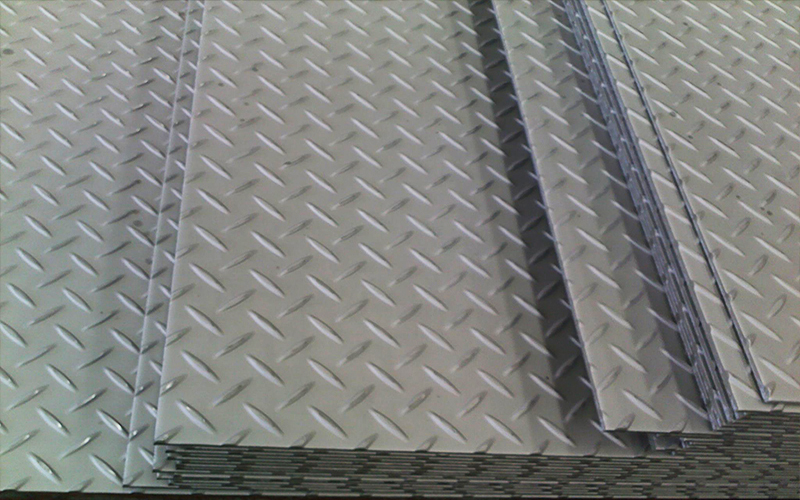 Stainless steel checkered plate