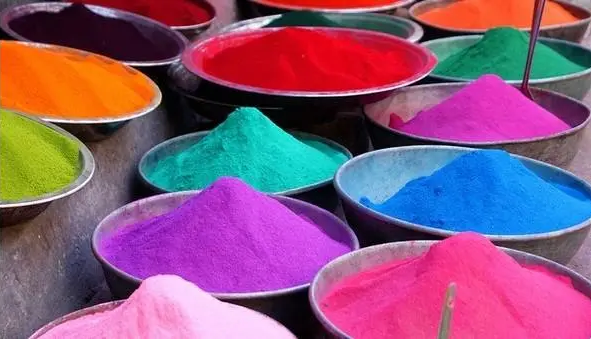 Application of disperse dye levelling agent in dyeing and cleaning