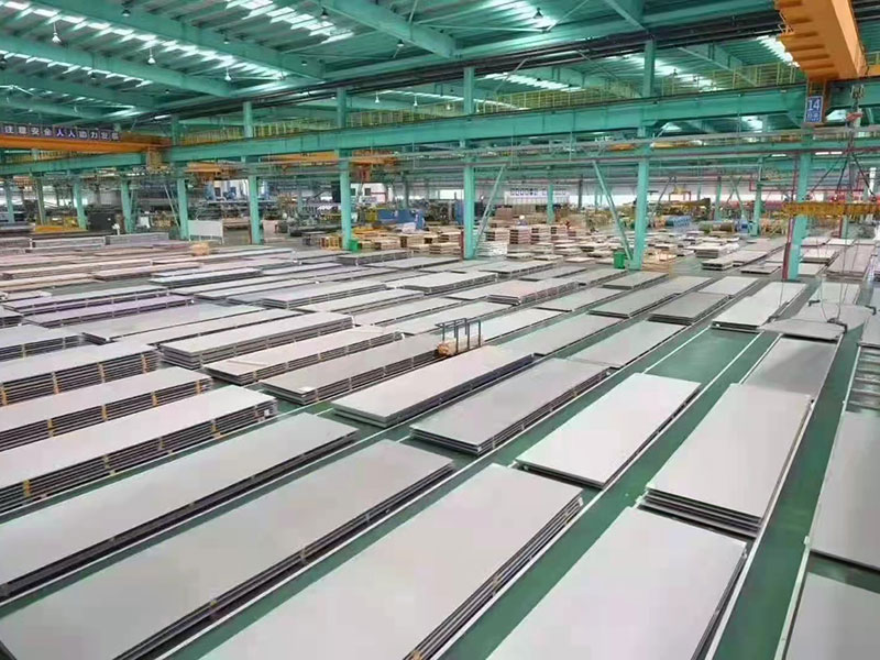 What are the differences between aluminized zinc sheets and stainless steel?