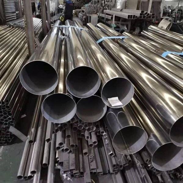 Stainless steel pipe