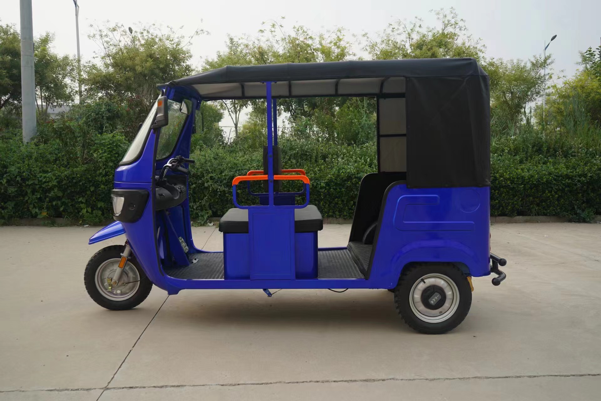 3+1 Electric Vehicle