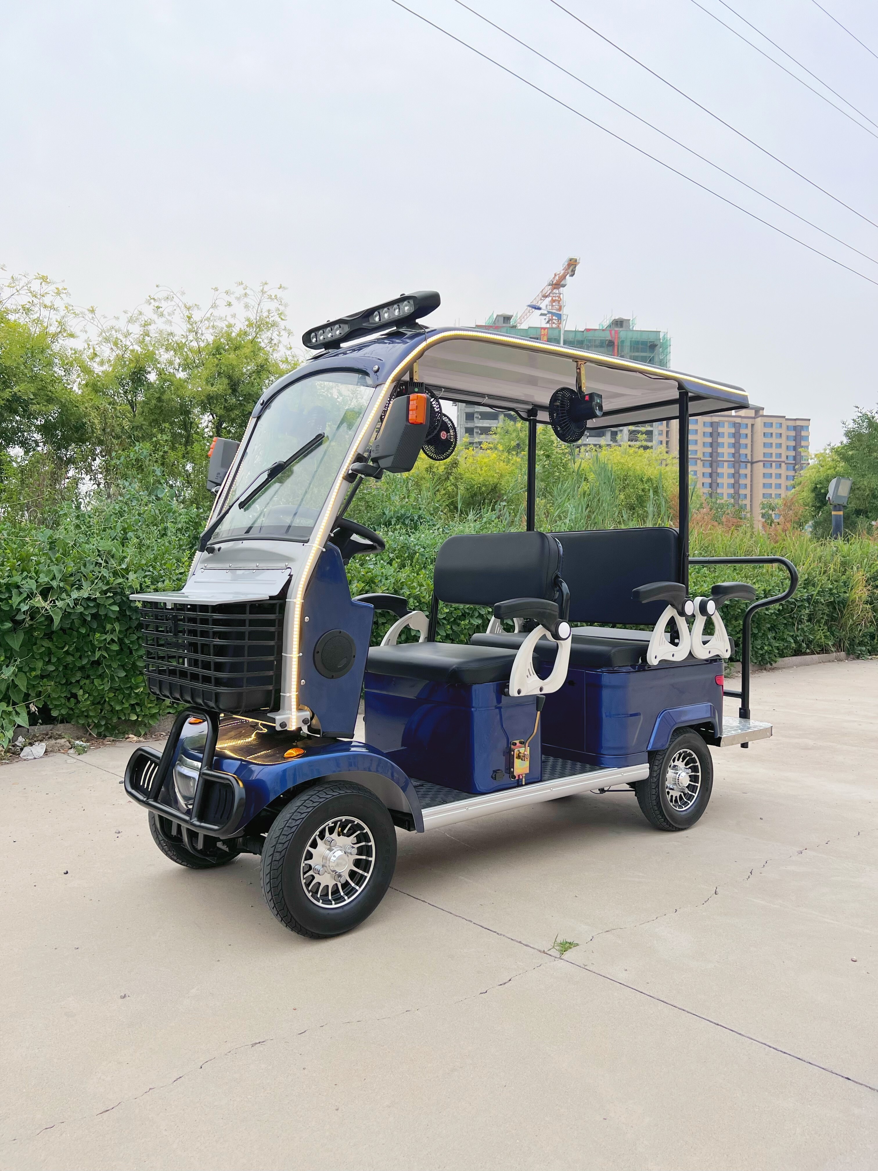 E900 Three-row golf carts
