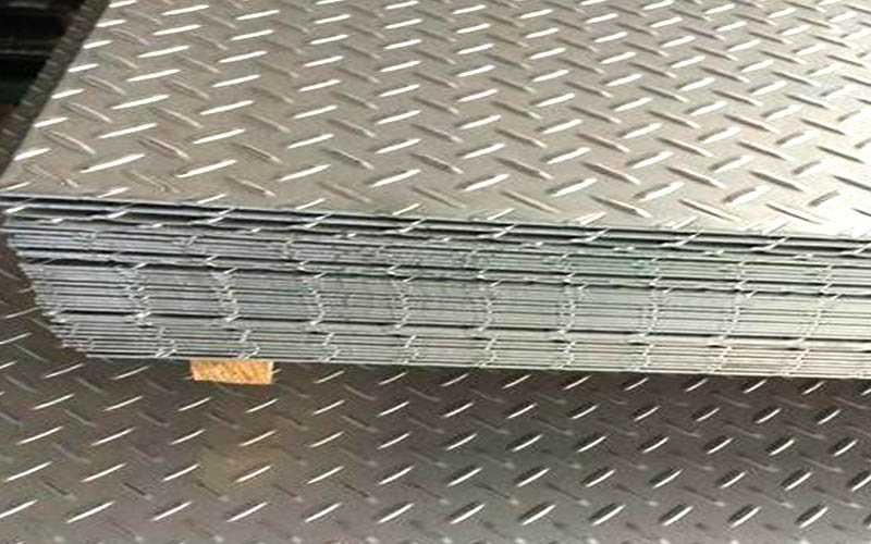 Stainless steel checkered plate