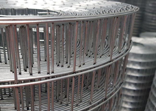 Galvanised Welded Wire Mesh Fencing Roll.jpg