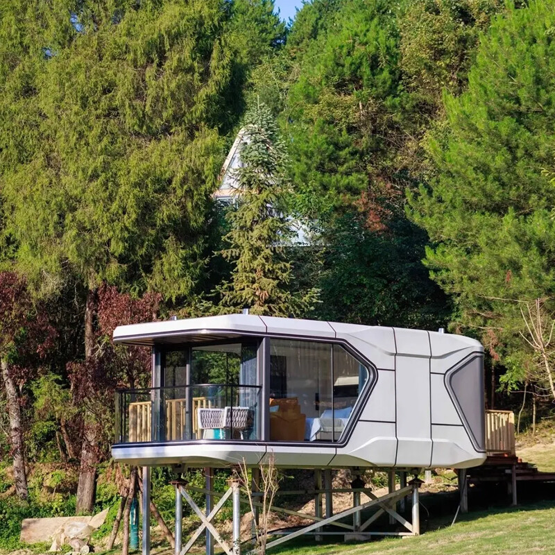 40ft Deluxe Space Capsule