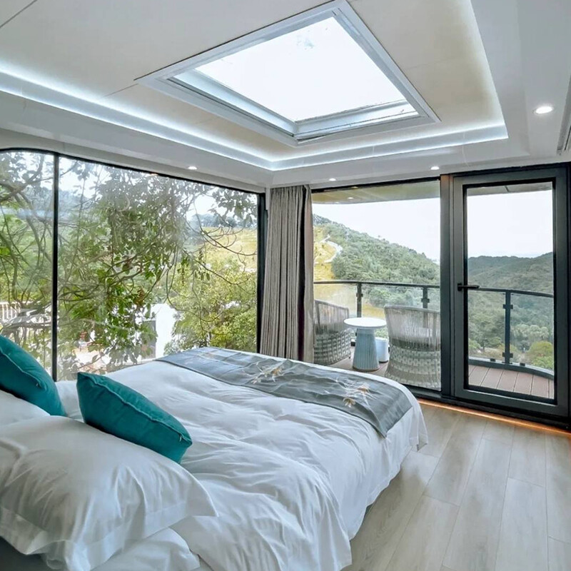 20ft Deluxe Space Capsule