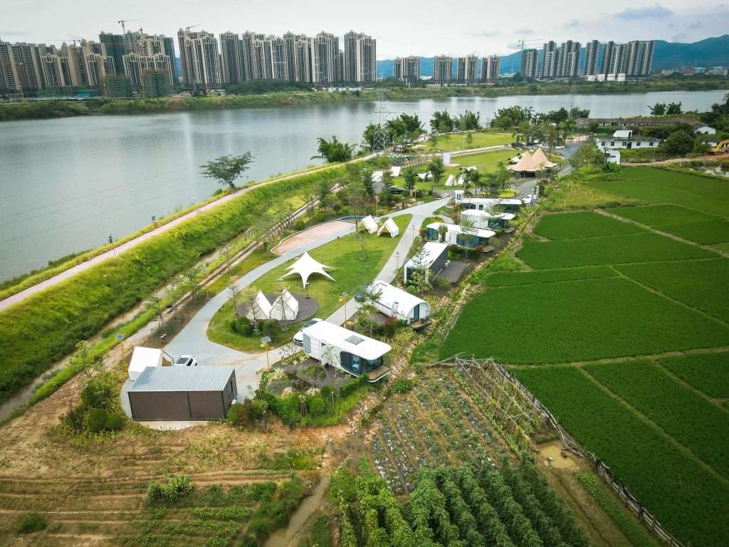 在假日公园放置预制房屋