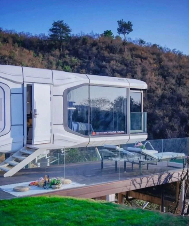 What is the future development direction of capsule rooms in hotel projects?