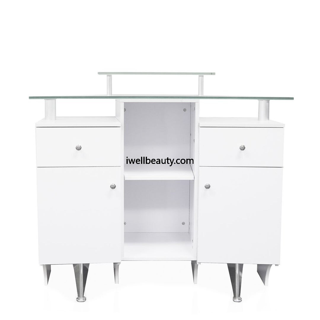 White  barber waiting area-MD-BW0069