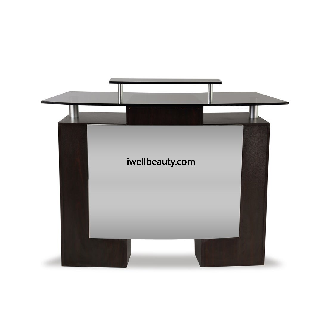 White  barber waiting area-MD-BW0069