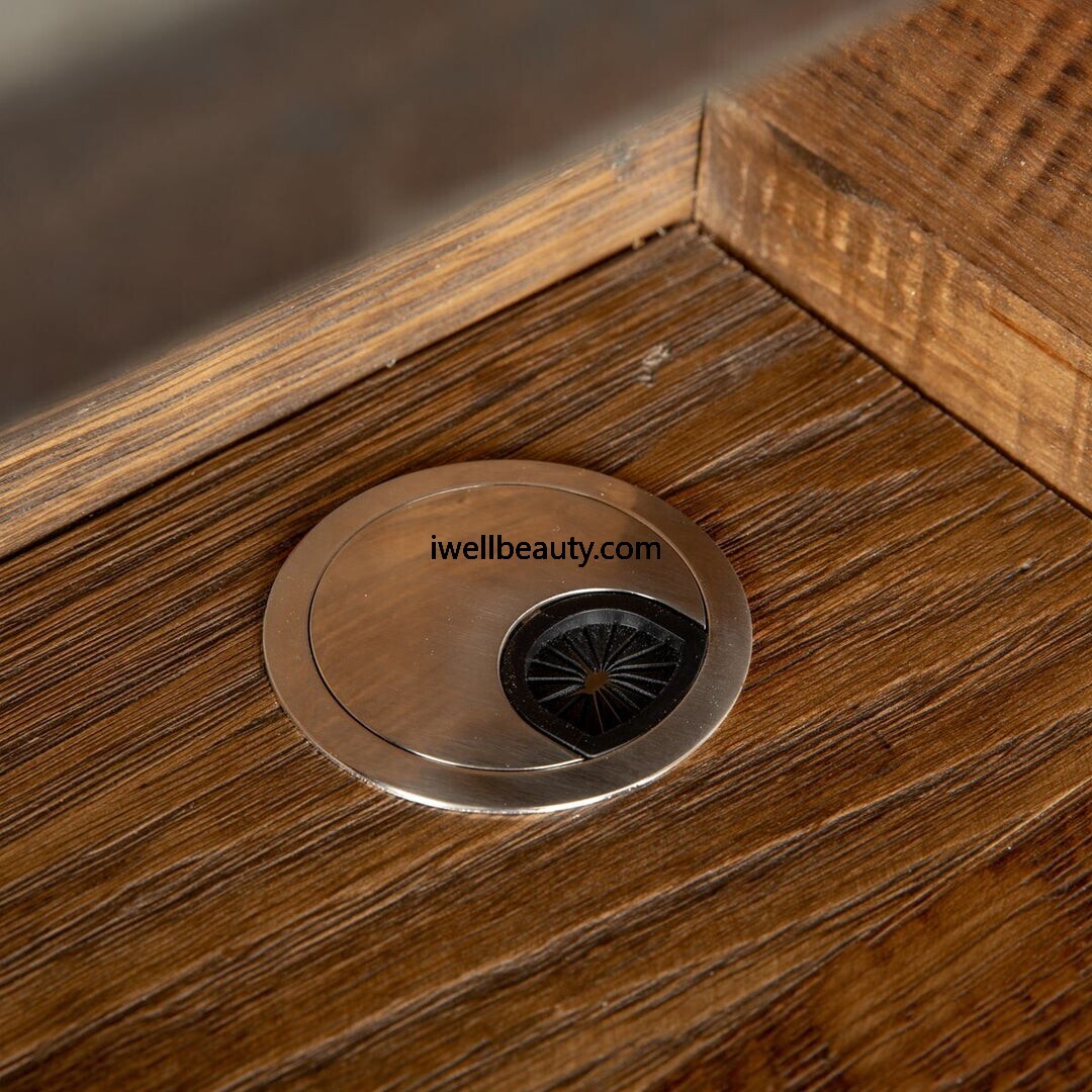 Brown  barber waiting area-MD-BW0067