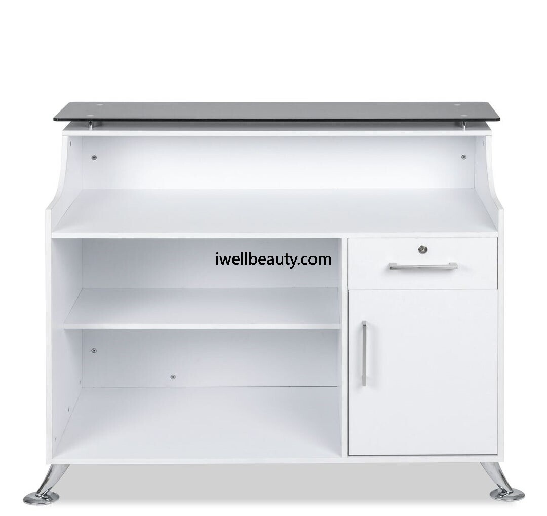 White  barber waiting area-MD-BW0060